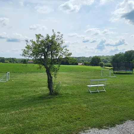 At Le Tilleul - Le Cerisier * Le Lindois