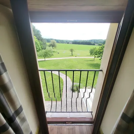 At Le Tilleul - Le Cerisier *