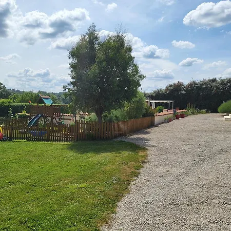 At Le Tilleul - Le Cerisier * Le Lindois